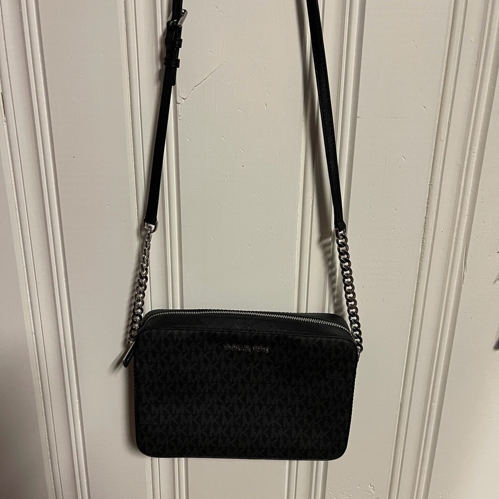 Michael Kors Elegant Black Crossbody Bag